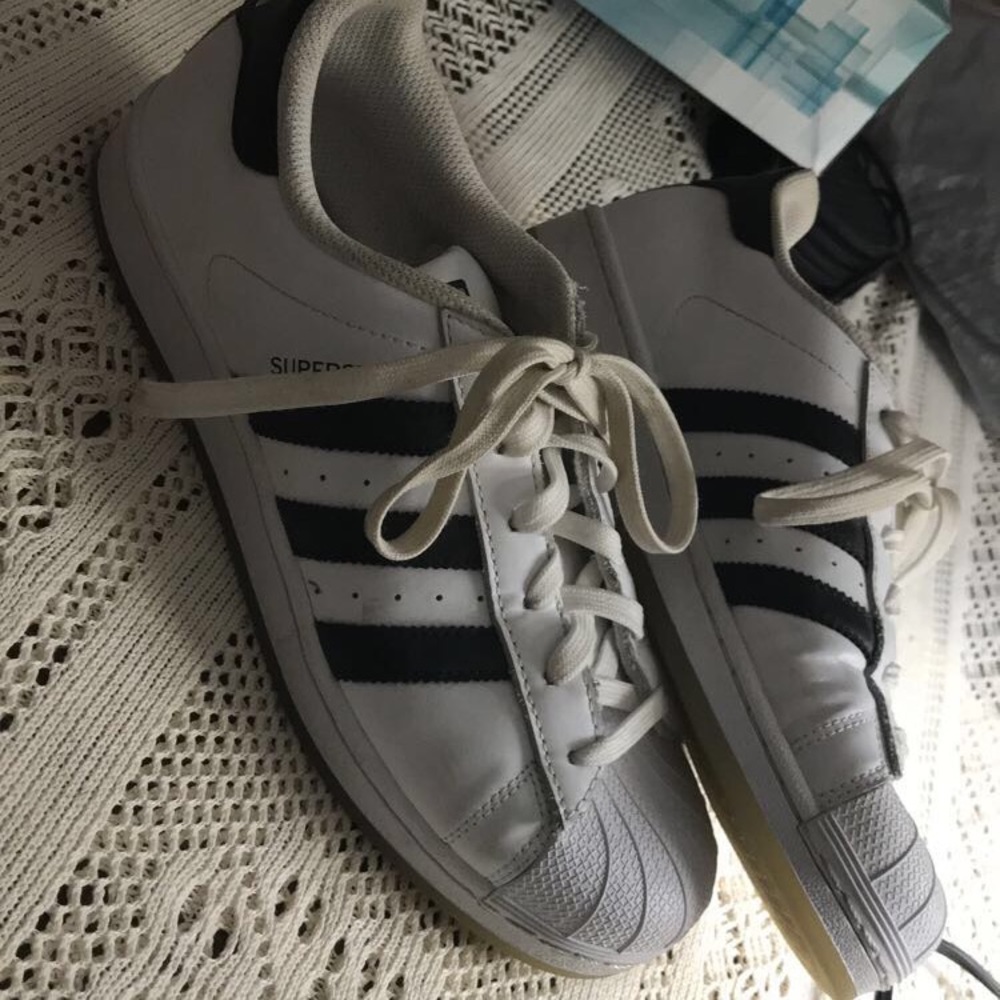 ADIDAS SHOES - Picture 2 of 5